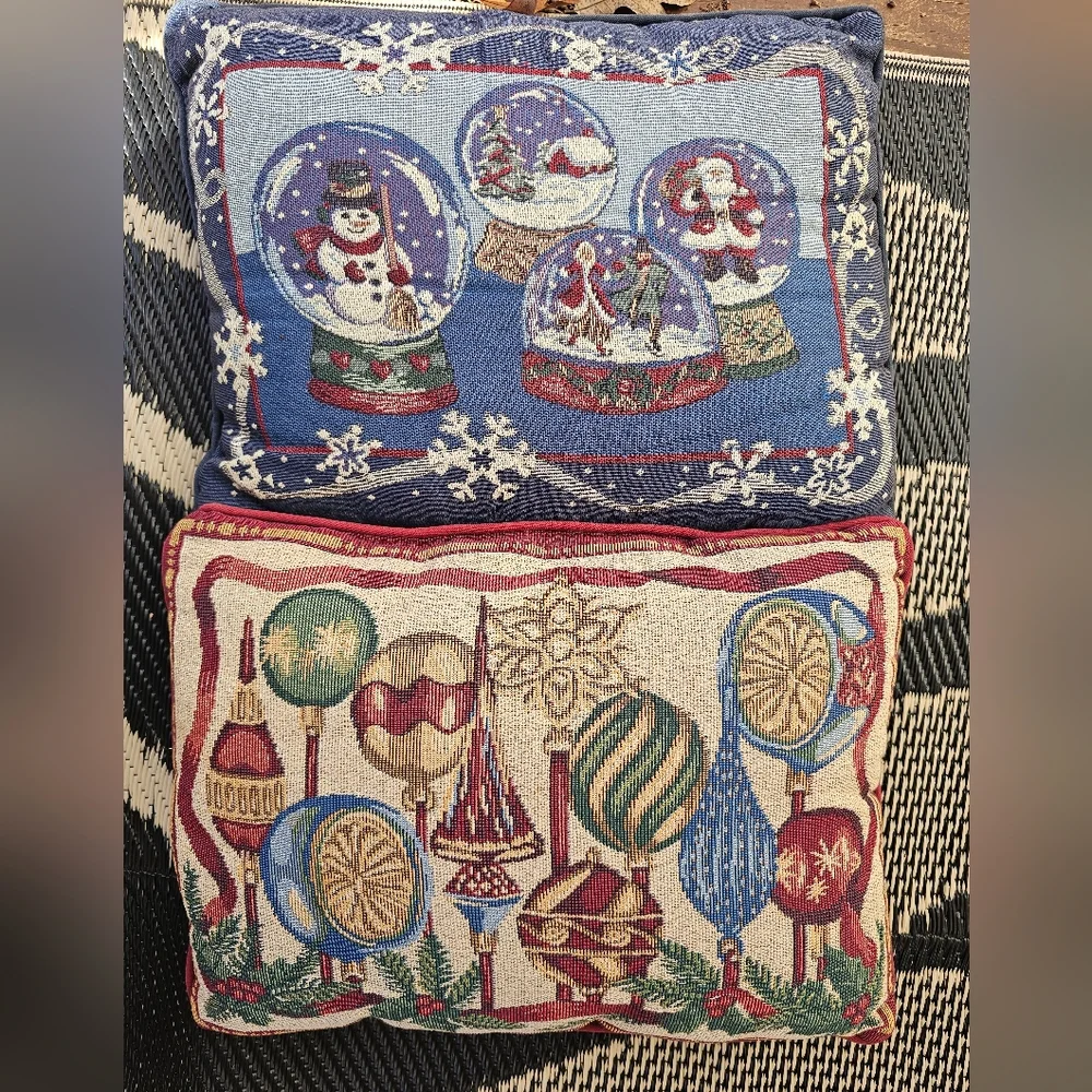 Vtg Christmas Tapestry Throw Pillows SnowGlobe‎ Old World Ornament Designs Lot